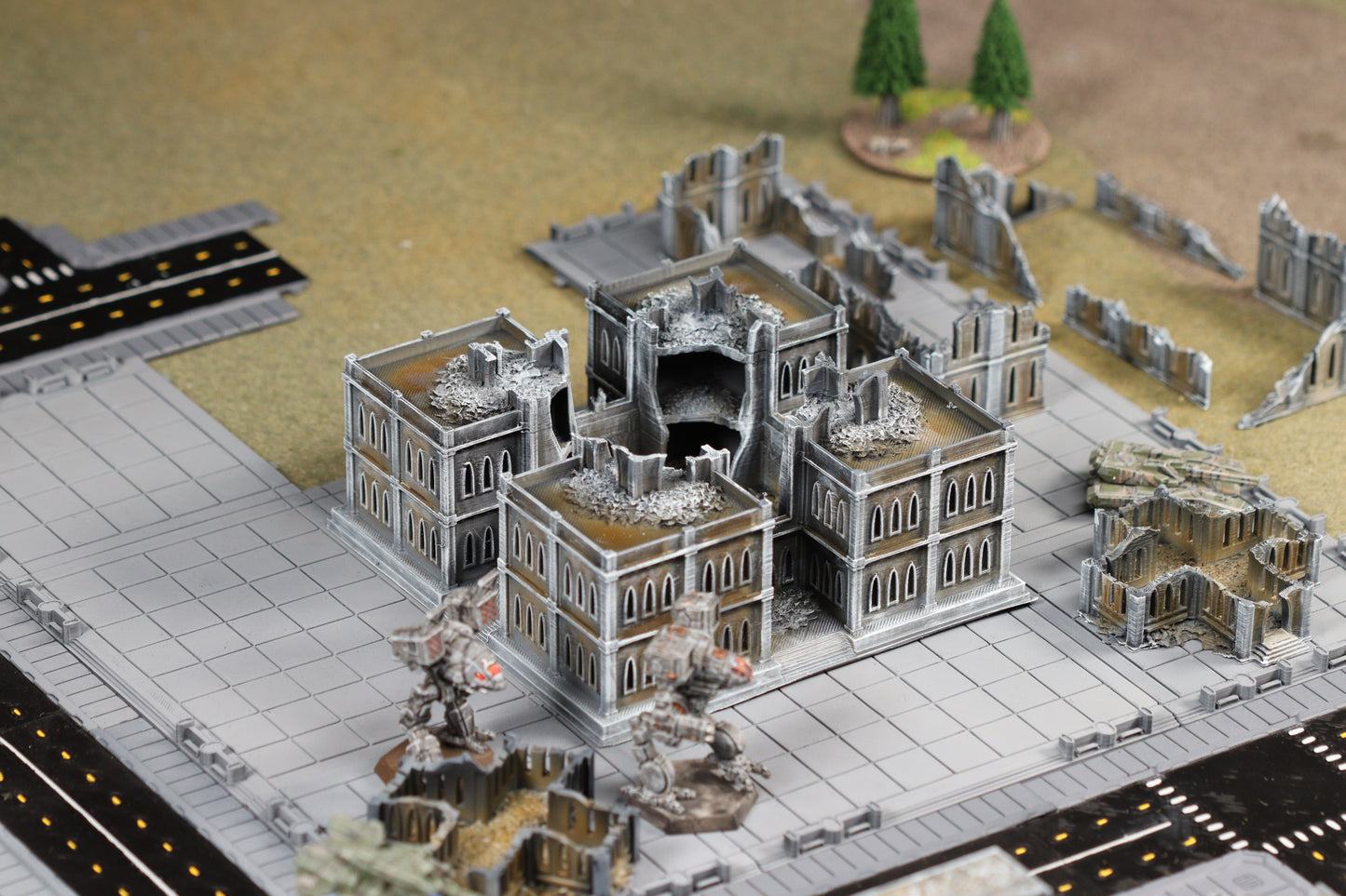 Gothic Ruined Tech Cult Citadel - Wargame Forge